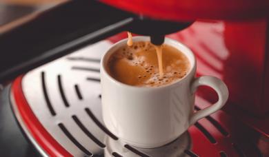  Cum crești speranța de viață a aparatului de cafea?